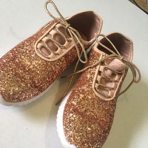 New women’s rose gold glitter tennis shoes